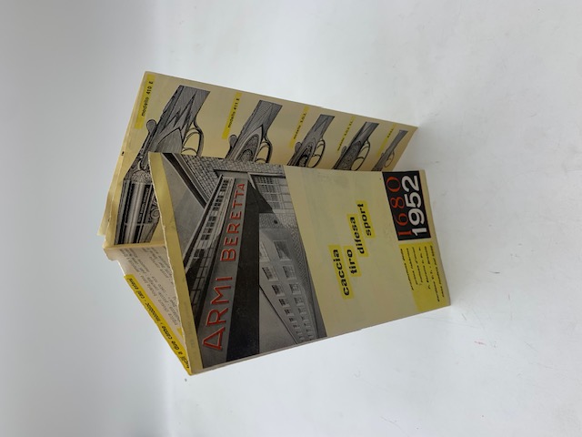 Armi Beretta. Caccia, tiro, difesa, sport 1680-1952 (pieghevole pubblicitario)
